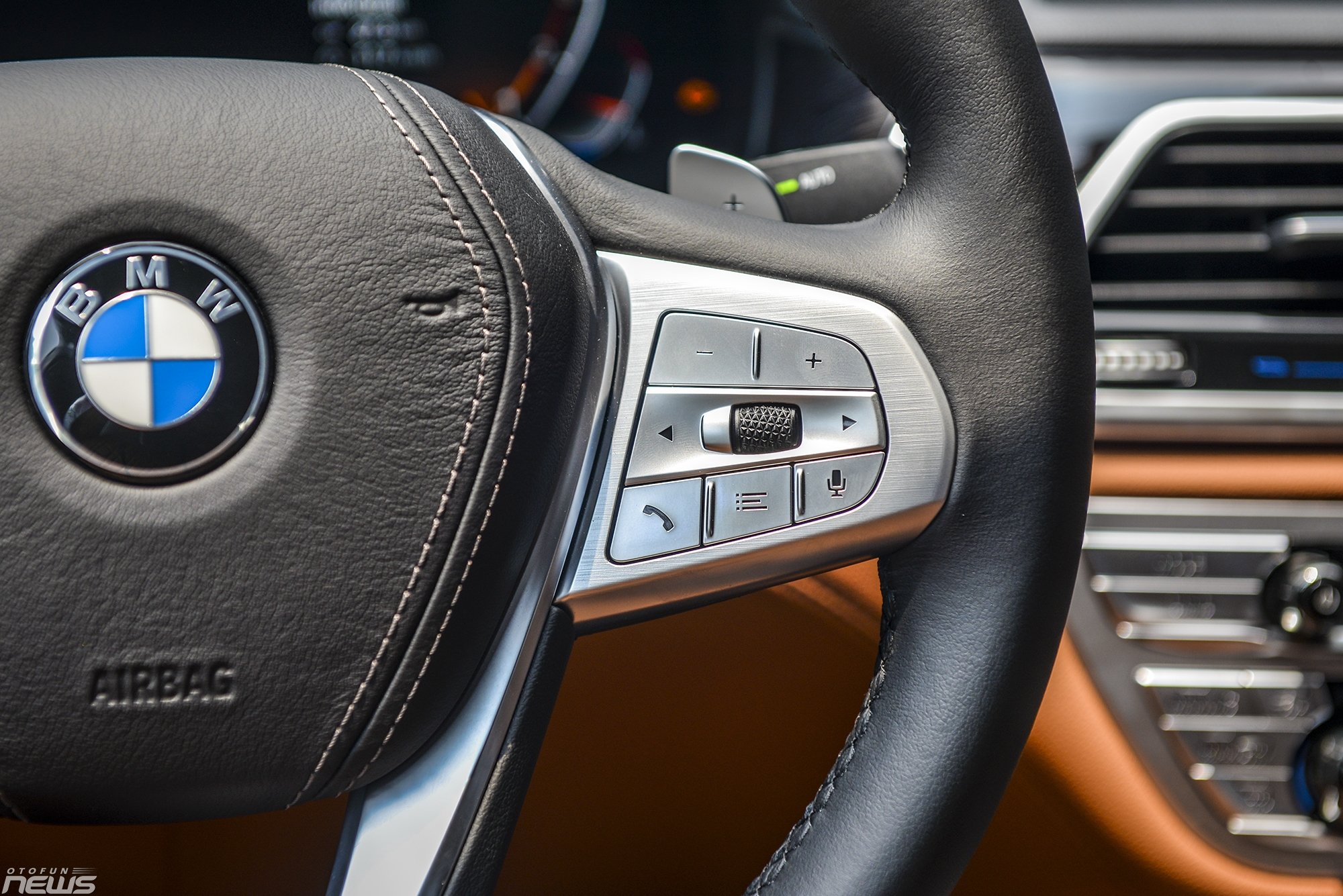 bmw 740li pure excellence sedan hang sang cho nhung ong chu dich thuc