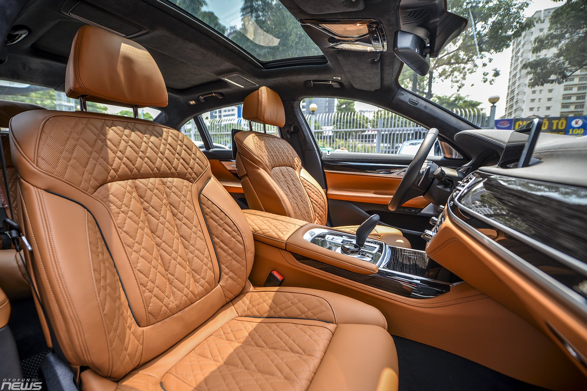 bmw 740li pure excellence sedan hang sang cho nhung ong chu dich thuc