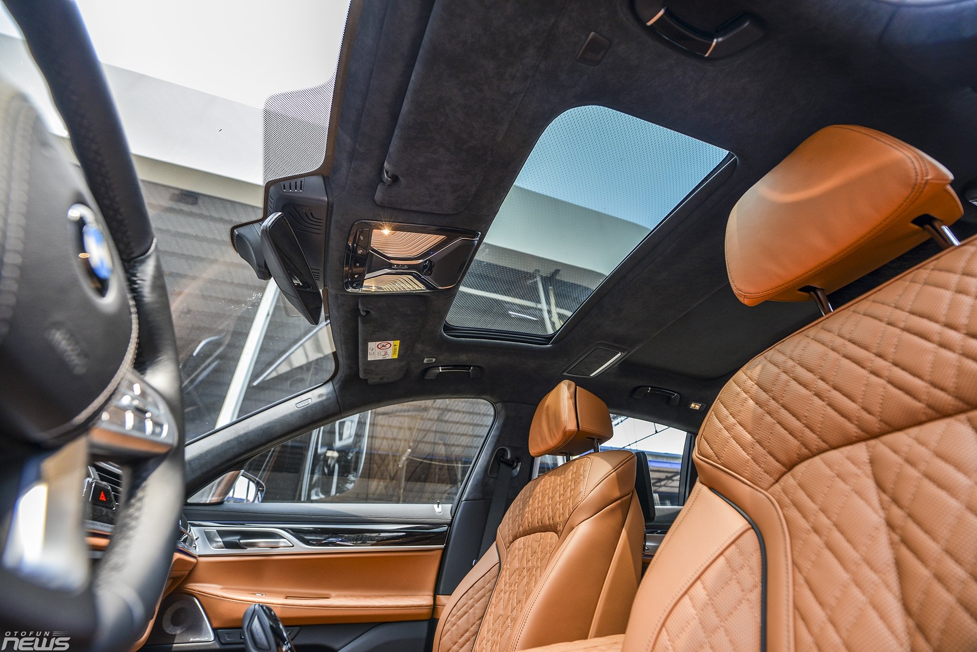 bmw 740li pure excellence sedan hang sang cho nhung ong chu dich thuc