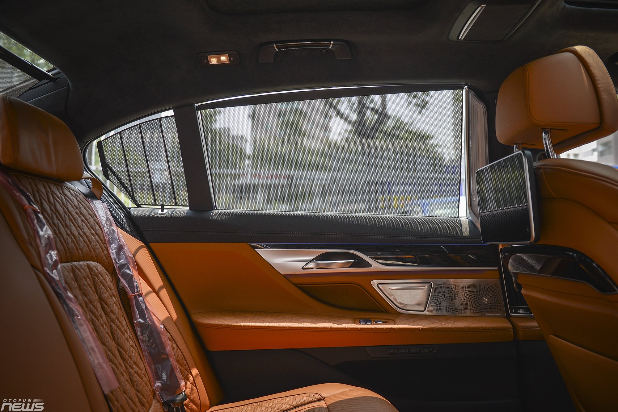 bmw 740li pure excellence sedan hang sang cho nhung ong chu dich thuc