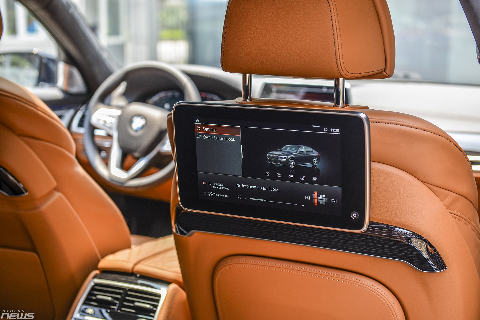 bmw 740li pure excellence sedan hang sang cho nhung ong chu dich thuc