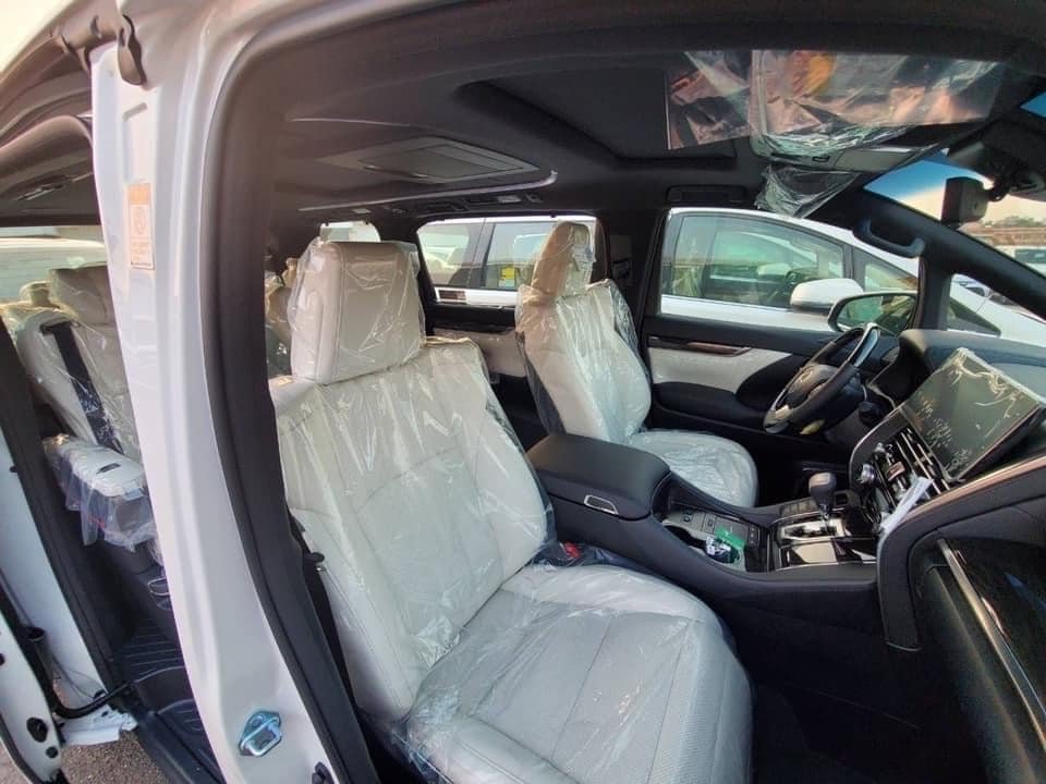 mpv hang sang lexus lm dat chan den viet nam