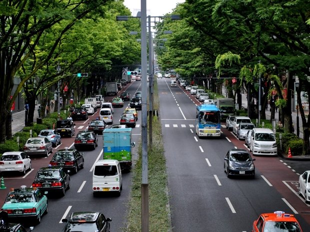 vi sao lai xe ben trai co loi hon ma da so cac nuoc chon lai xe ben phai