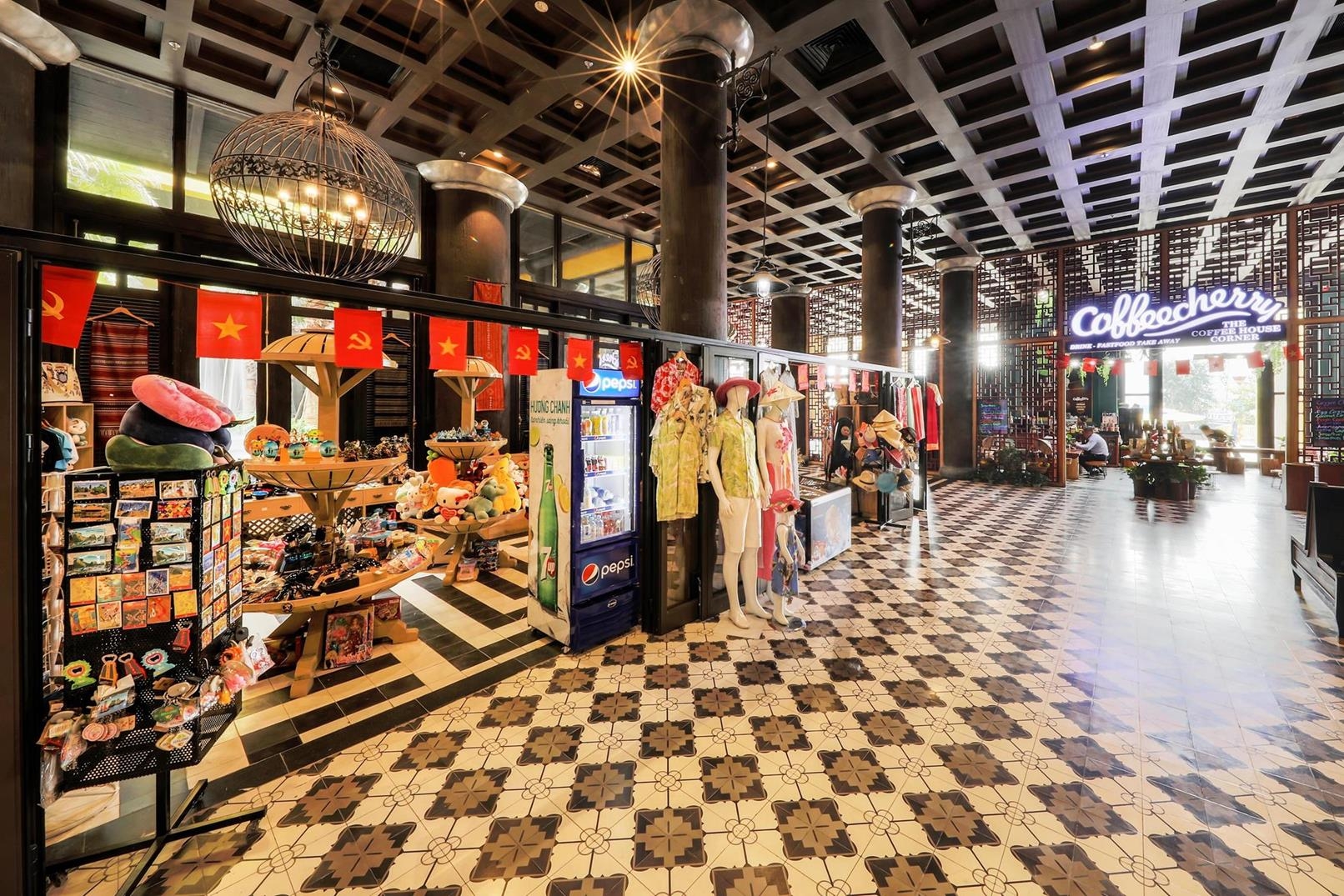 Một năm hoạt động, bến nội địa tại Cảng tàu khách quốc tế Hạ Long “lột xác” ra sao? Một năm hoạt động, bến nội địa tại Cảng tàu khách quốc tế Hạ Long “lột xác” ra sao?