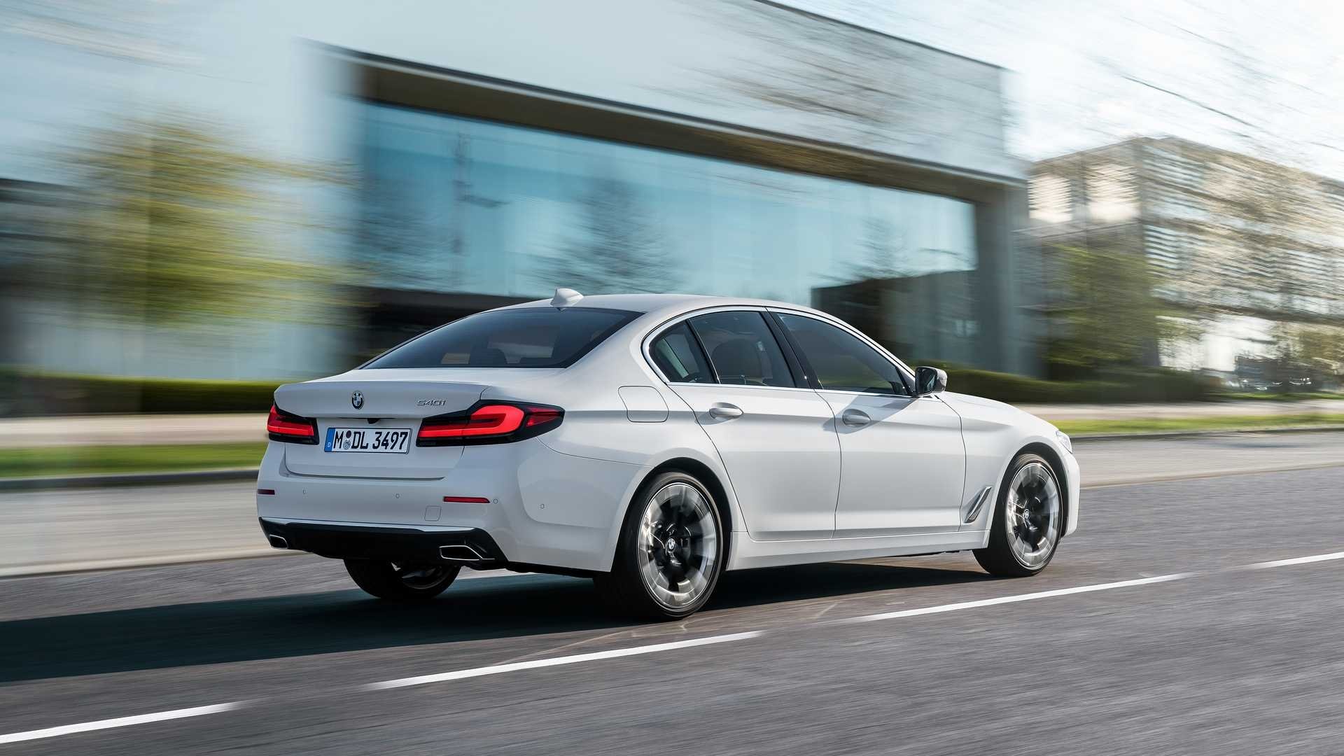 ra mat bmw 5 series moi them phien ban hybrid gia ban tu 54200 usd