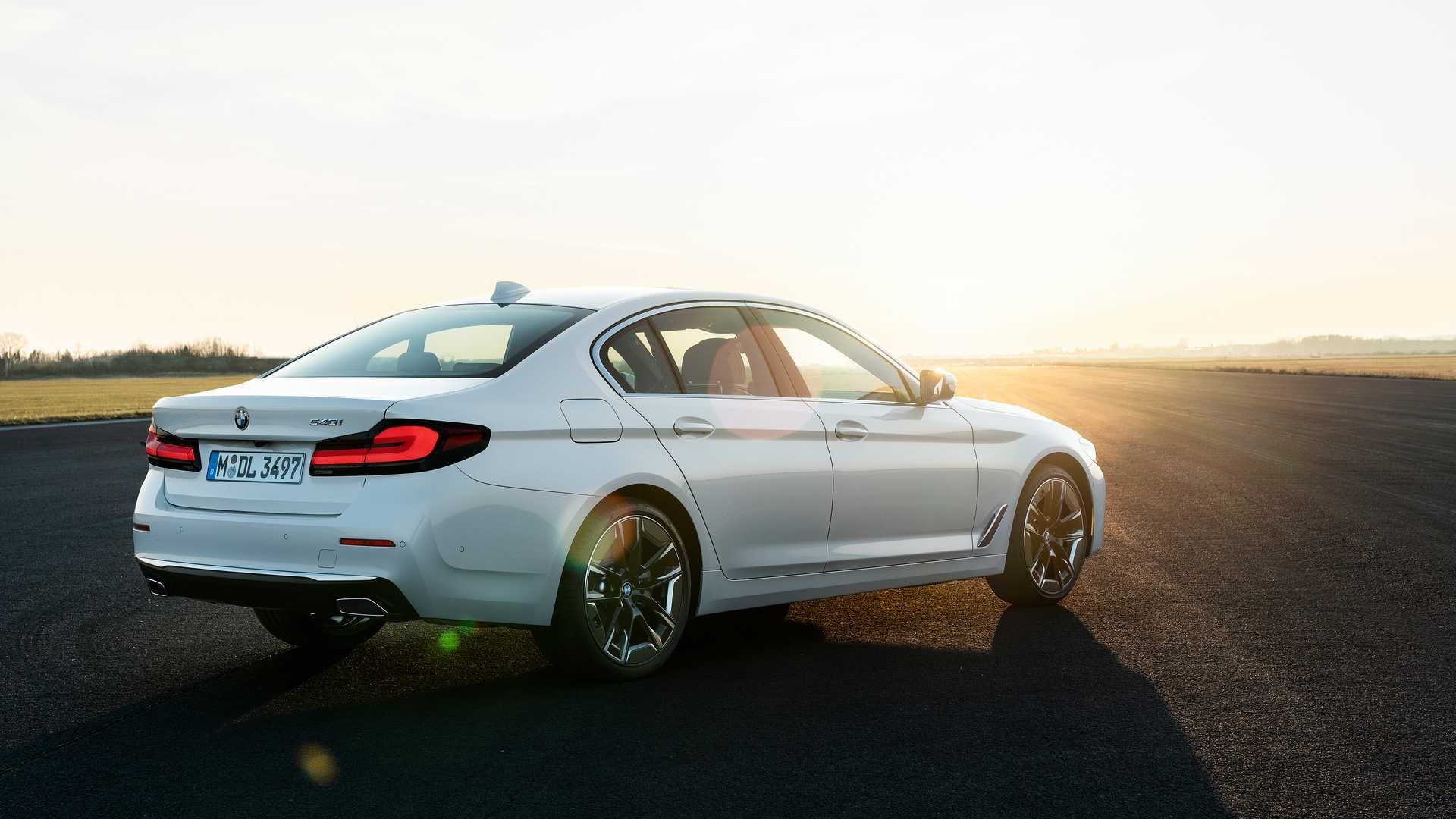 ra mat bmw 5 series moi them phien ban hybrid gia ban tu 54200 usd