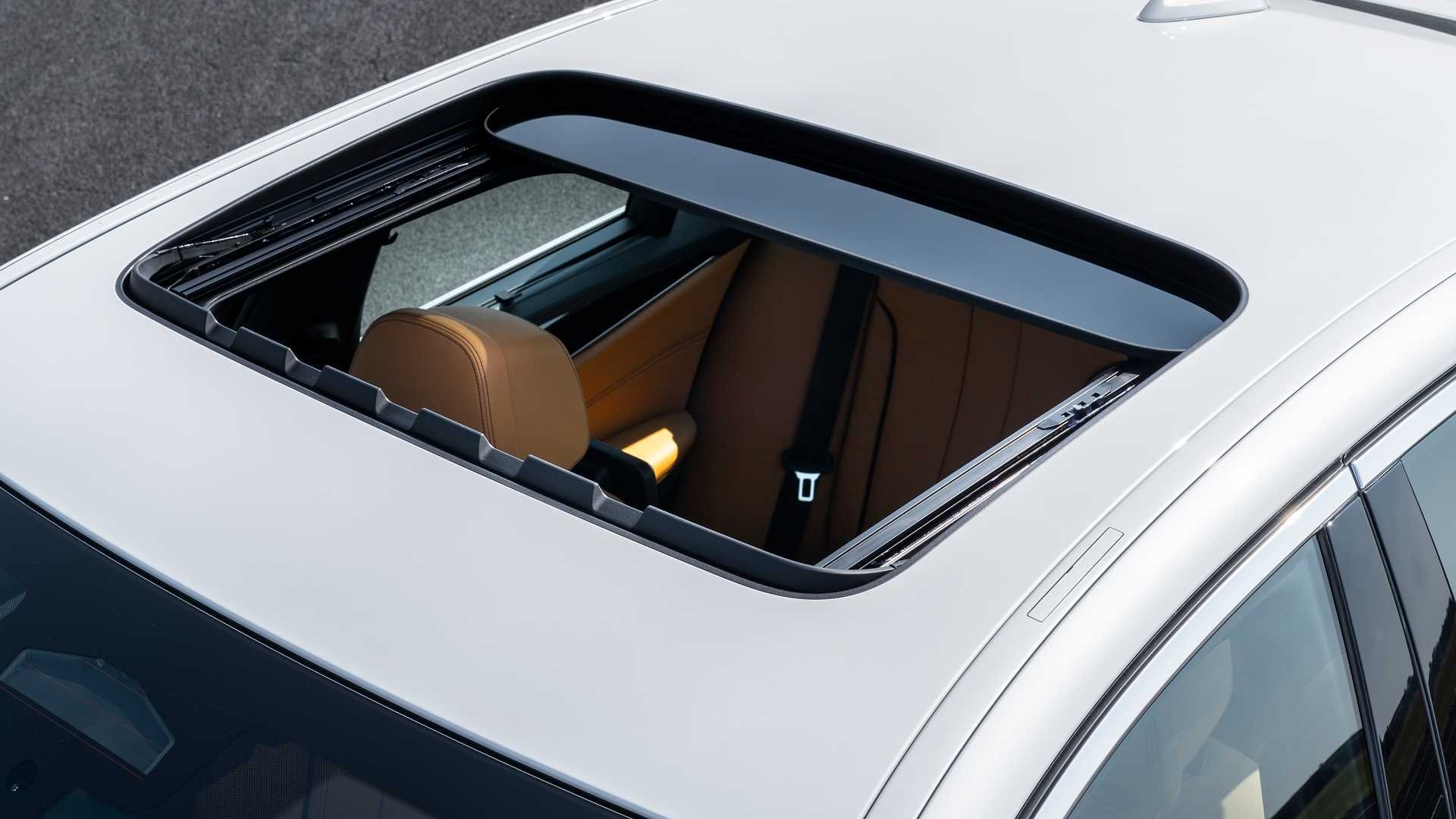 ra mat bmw 5 series moi them phien ban hybrid gia ban tu 54200 usd