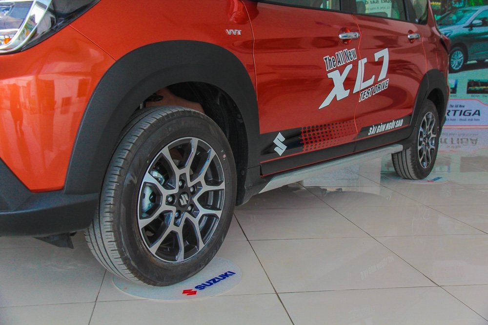 Cận cảnh tân binh Suzuki XL7 can canh tan binh suzuki xl7