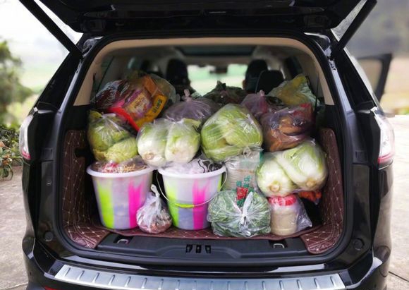 Những vật dụng không nên để trong ô tô khi trời nắng nóng nhung vat dung khong nen de trong o to khi troi nang nong