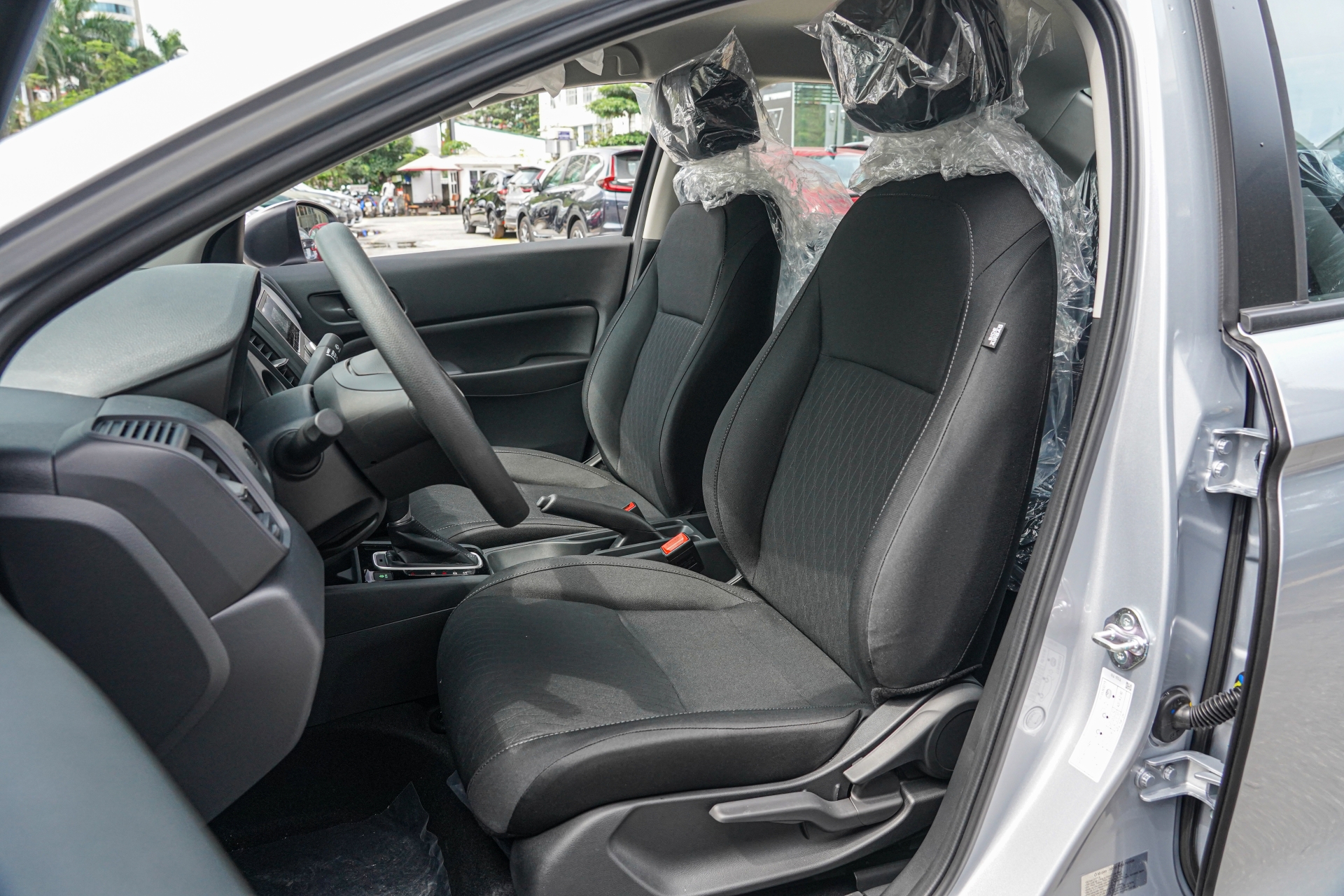 Cận cảnh Honda City E giá rẻ chỉ 499 triệu Cận cảnh Honda City E giá rẻ chỉ 499 triệu