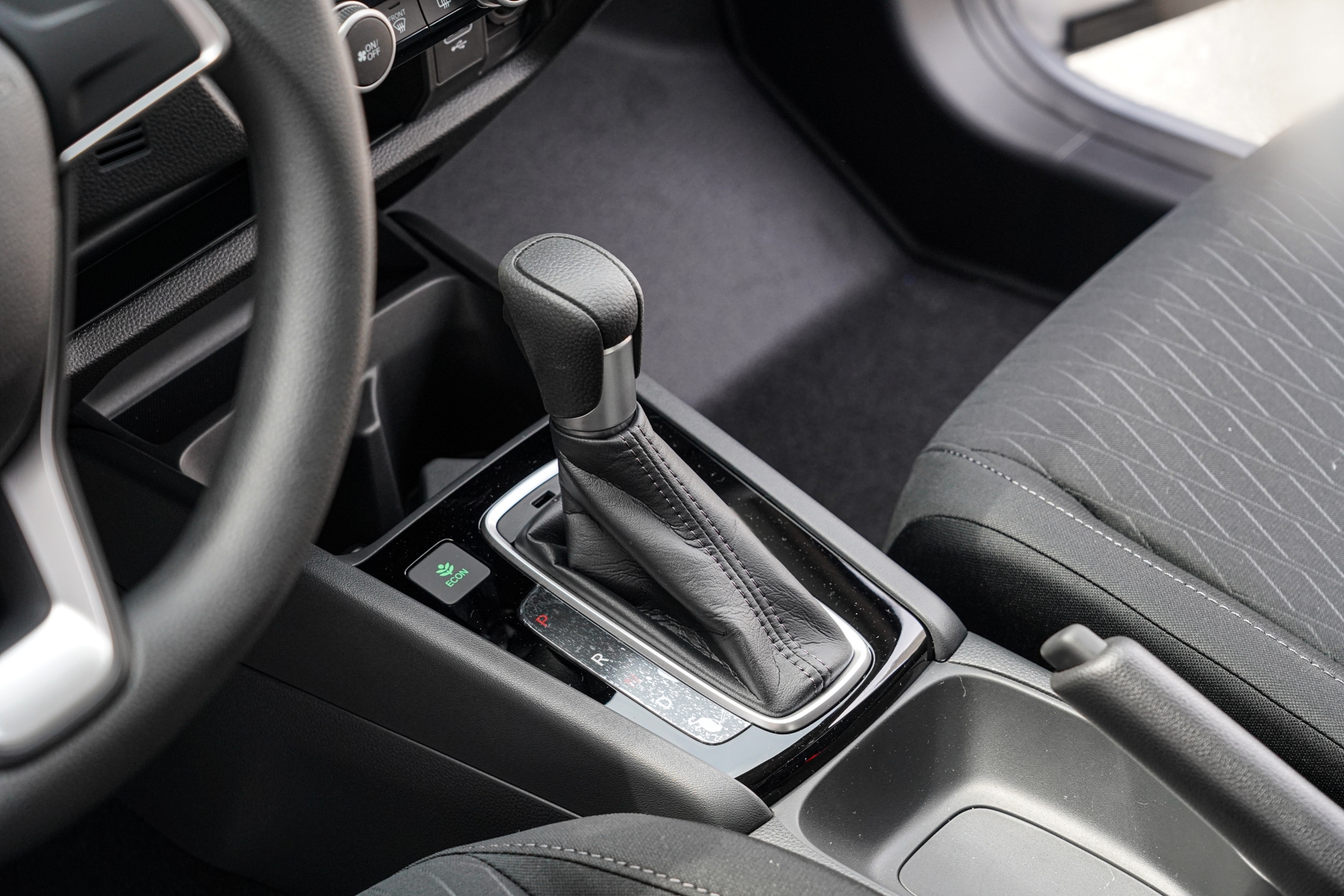 Cận cảnh Honda City E giá rẻ chỉ 499 triệu Cận cảnh Honda City E giá rẻ chỉ 499 triệu