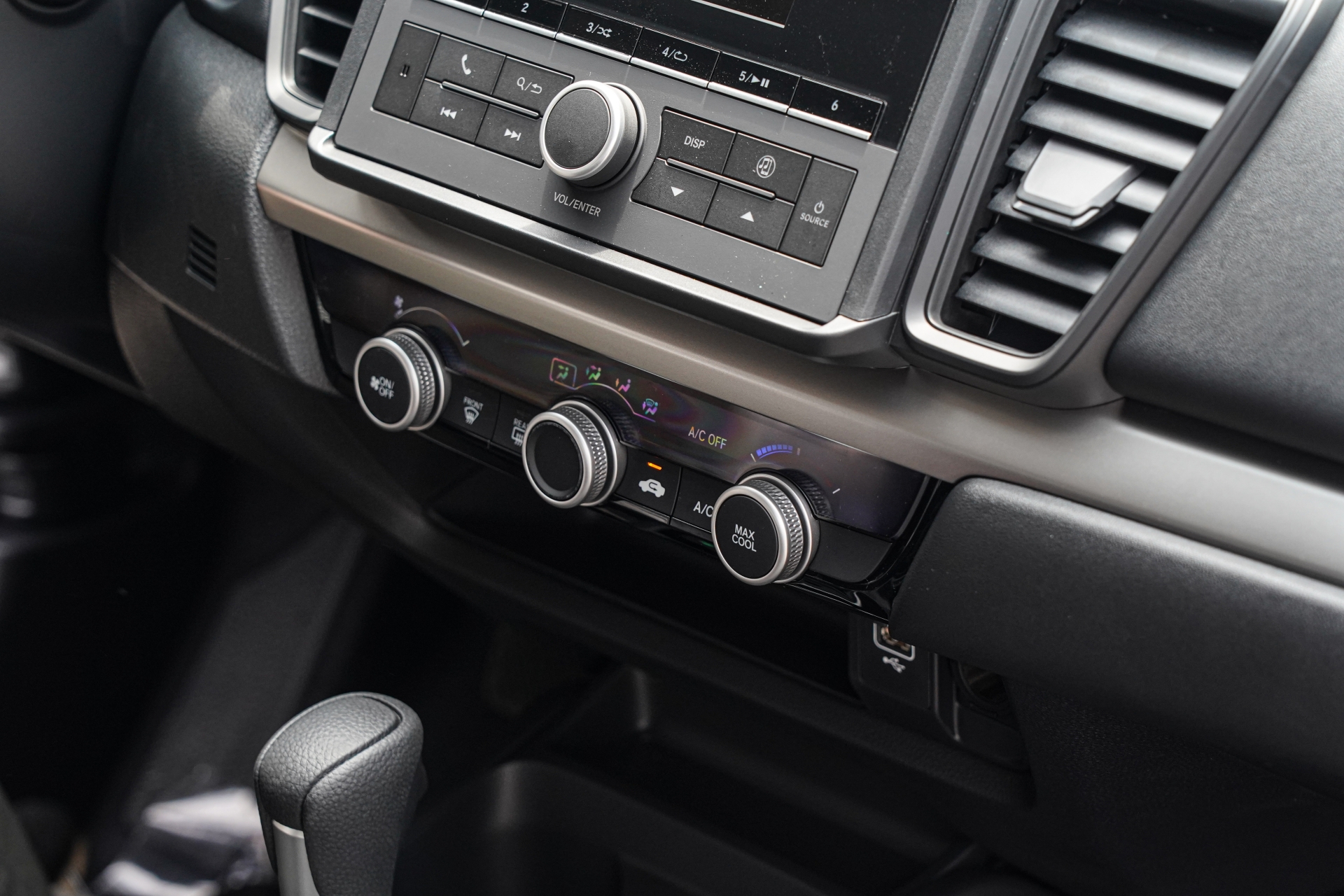 Cận cảnh Honda City E giá rẻ chỉ 499 triệu Cận cảnh Honda City E giá rẻ chỉ 499 triệu