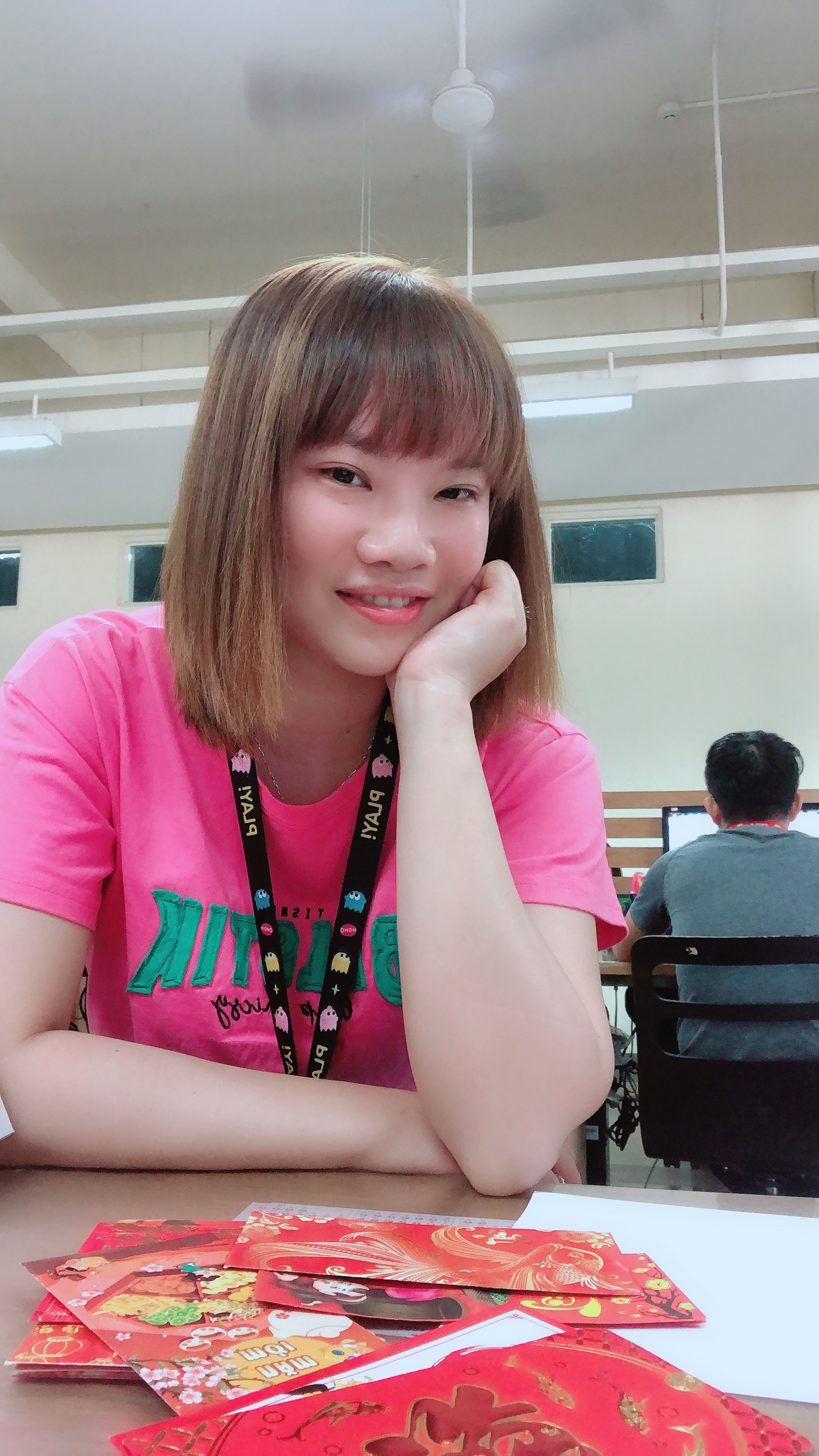 Cô gái hoài niệm về thanh xuân trở thành quán quân “Trai xinh - Gái đẹp” tuần 11 Cô gái hoài niệm về thanh xuân trở thành quán quân “Trai xinh - Gái đẹp” tuần 11