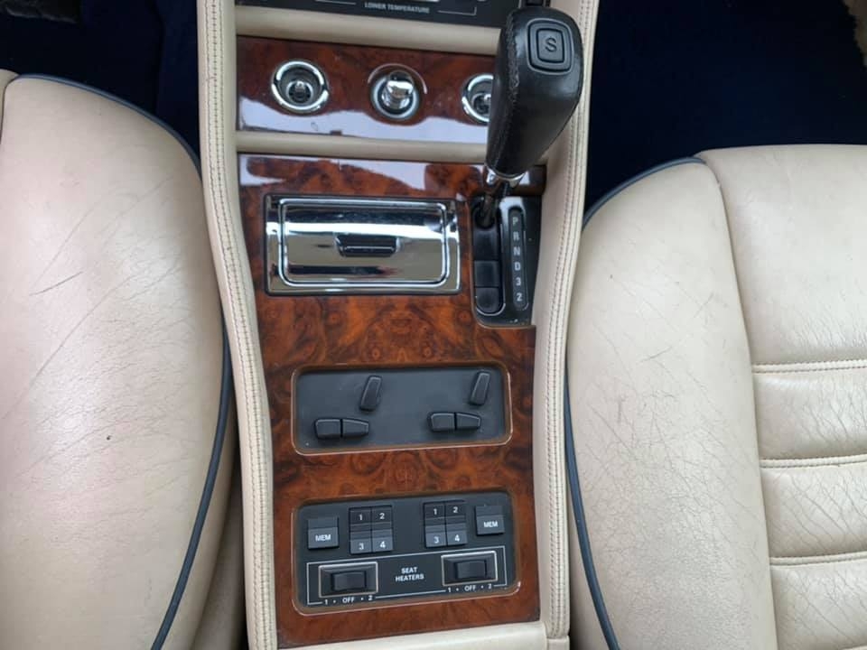 Xe cổ Bentley RL Turbo giá chỉ hơn 4 tỷ tại Việt Nam