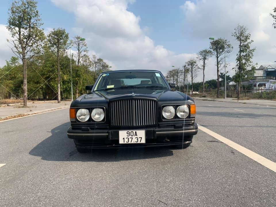 Xe cổ Bentley RL Turbo giá chỉ hơn 4 tỷ tại Việt Nam