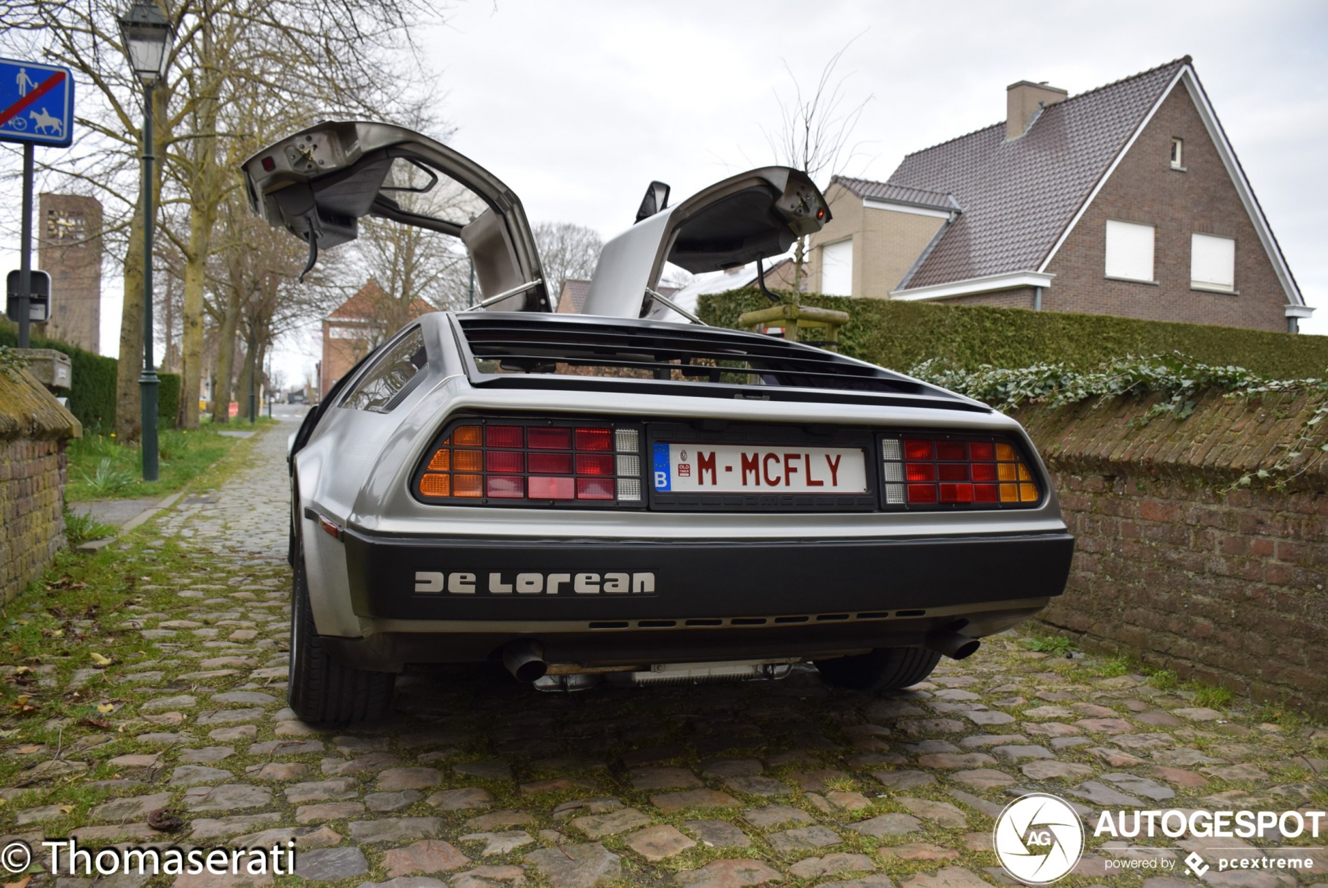 Câu chuyện thú vị về chiếc xe DeLorean trong phim Câu chuyện thú vị về chiếc xe DeLorean trong phim