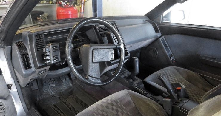 Những thiết kế vô lăng xấu nhất mọi thời đại Những thiết kế vô lăng xấu nhất mọi thời đại