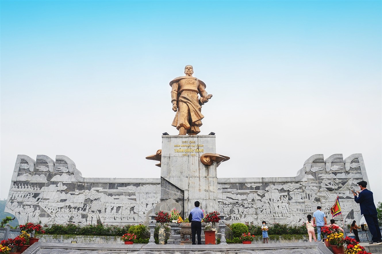 Những điểm đến tâm linh kỳ vĩ bậc nhất Quảng Ninh