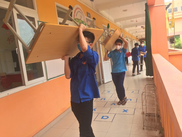 “Thương nhau ta nào có quản chi” “Thương nhau ta nào có quản chi”