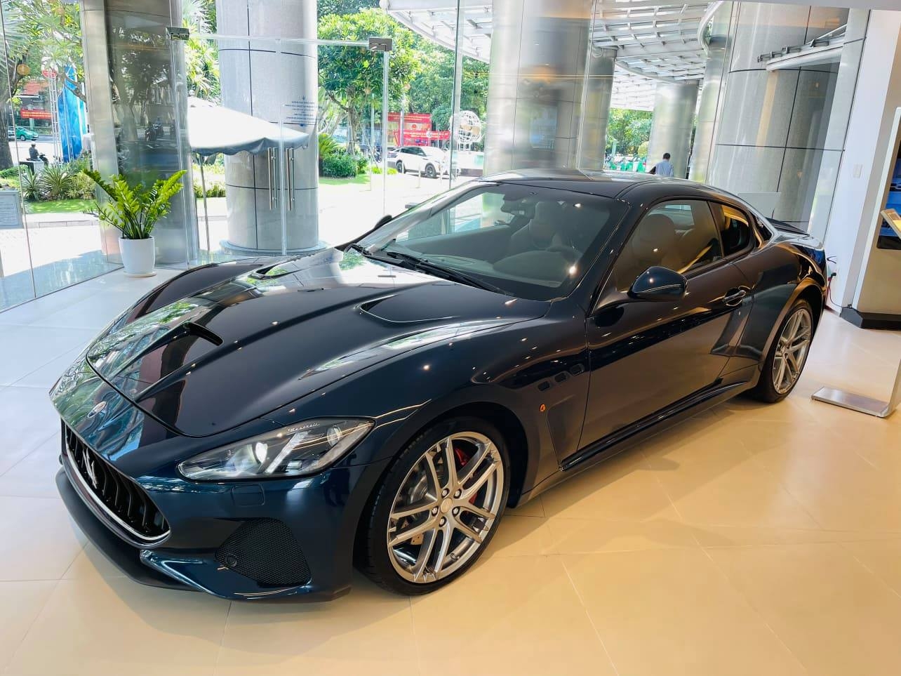 Cận cảnh Maserati GranTurismo Sport tại Việt Nam với giá 13,8 tỷ đồng