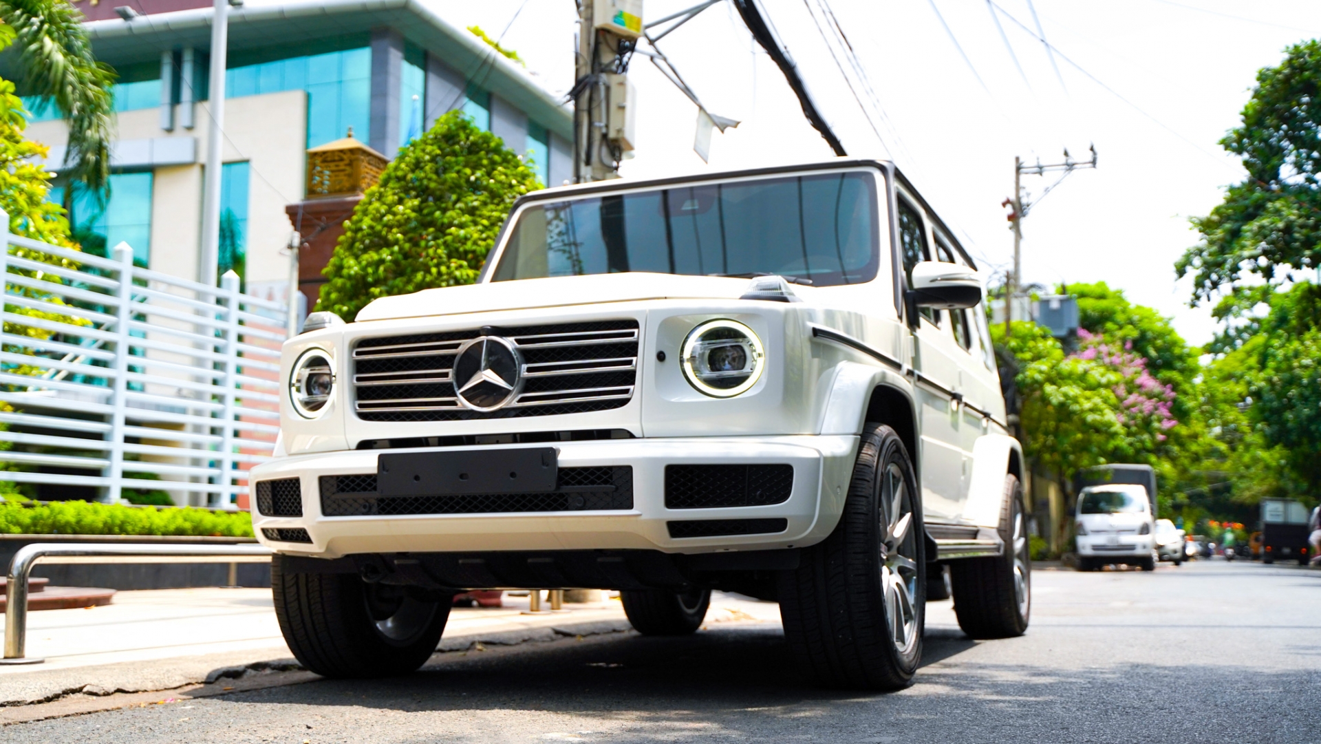 Cận cảnh Mercedes-Benz G-class 'giá rẻ' đầu tiên về Việt Nam