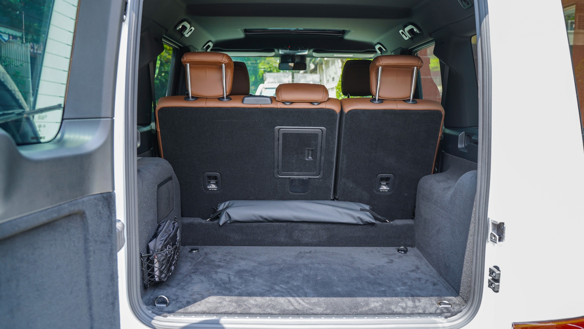 Cận cảnh Mercedes Benz G-class 'giá rẻ' đầu tiên về Việt Nam