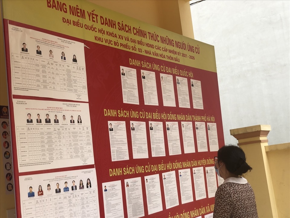 Giúp đỡ công nhân lao động ở các khu công nghiệp, khu chế xuất tham gia bầu cử an toàn Giúp đỡ công nhân lao động ở các khu công nghiệp, khu chế xuất tham gia bầu cử an toàn