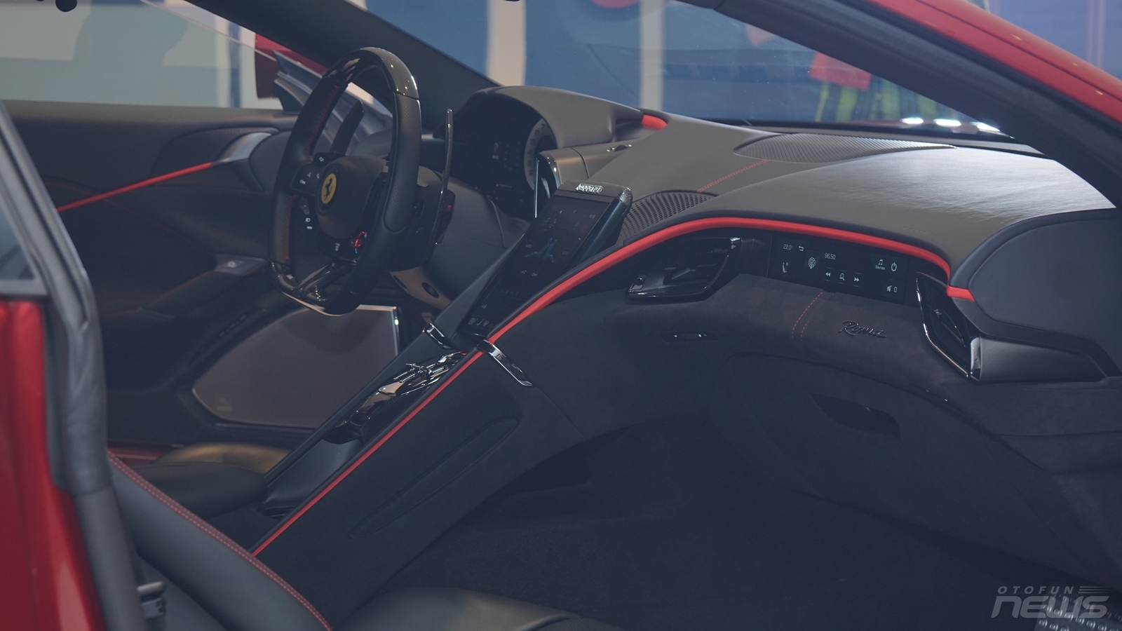 Bộ đôi siêu xe Ferrari Rome và SF90 Stradale có mặt tại Việt Nam với giá từ 21 tỷ đồng