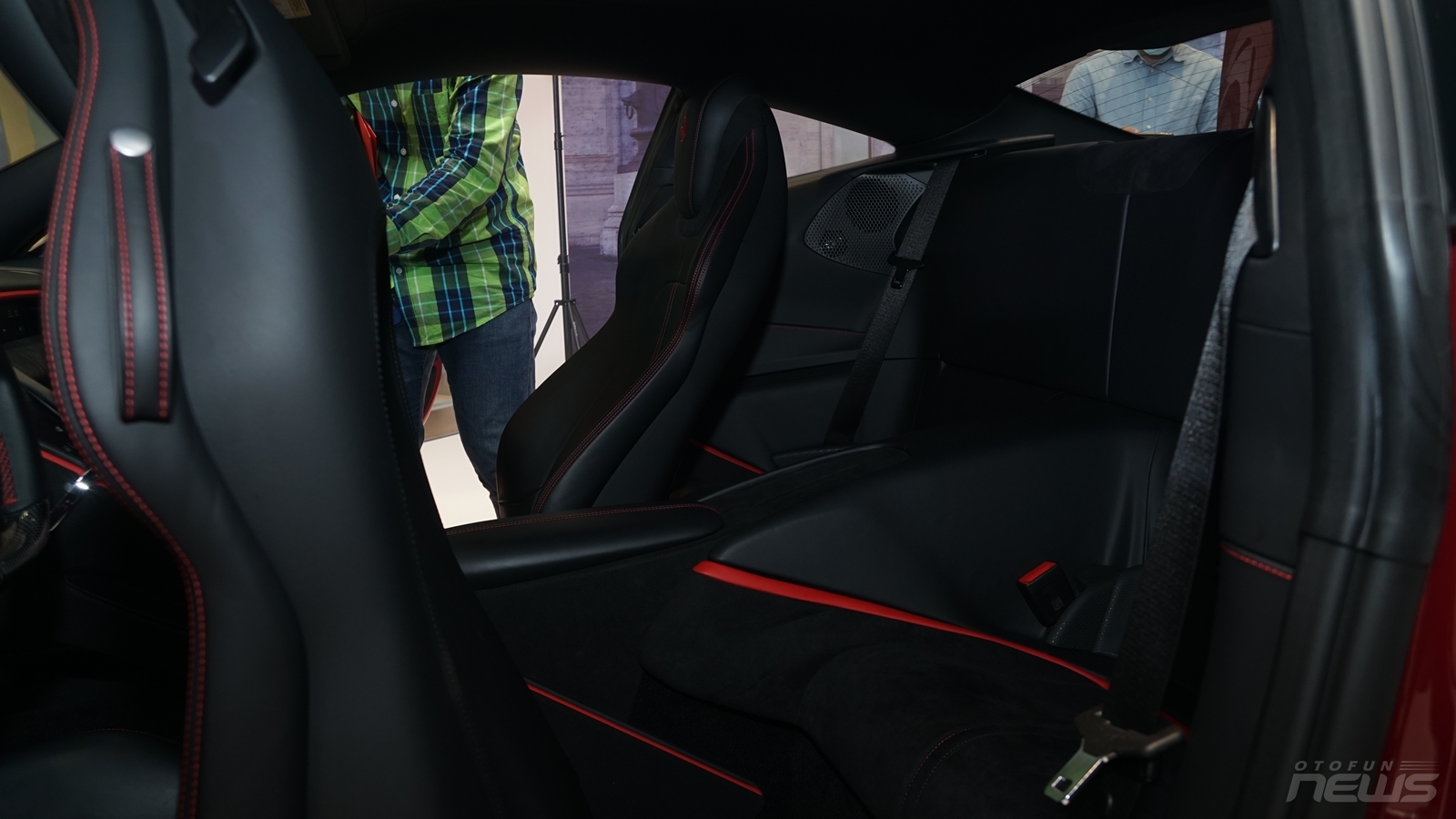 Bộ đôi siêu xe Ferrari Rome và SF90 Stradale có mặt tại Việt Nam với giá từ 21 tỷ đồng