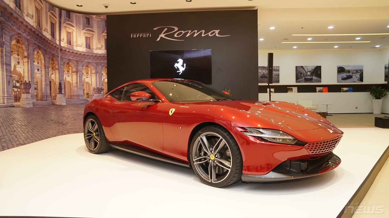 Bộ đôi siêu xe Ferrari Rome và SF90 Stradale có mặt tại Việt Nam với giá từ 21 tỷ đồng