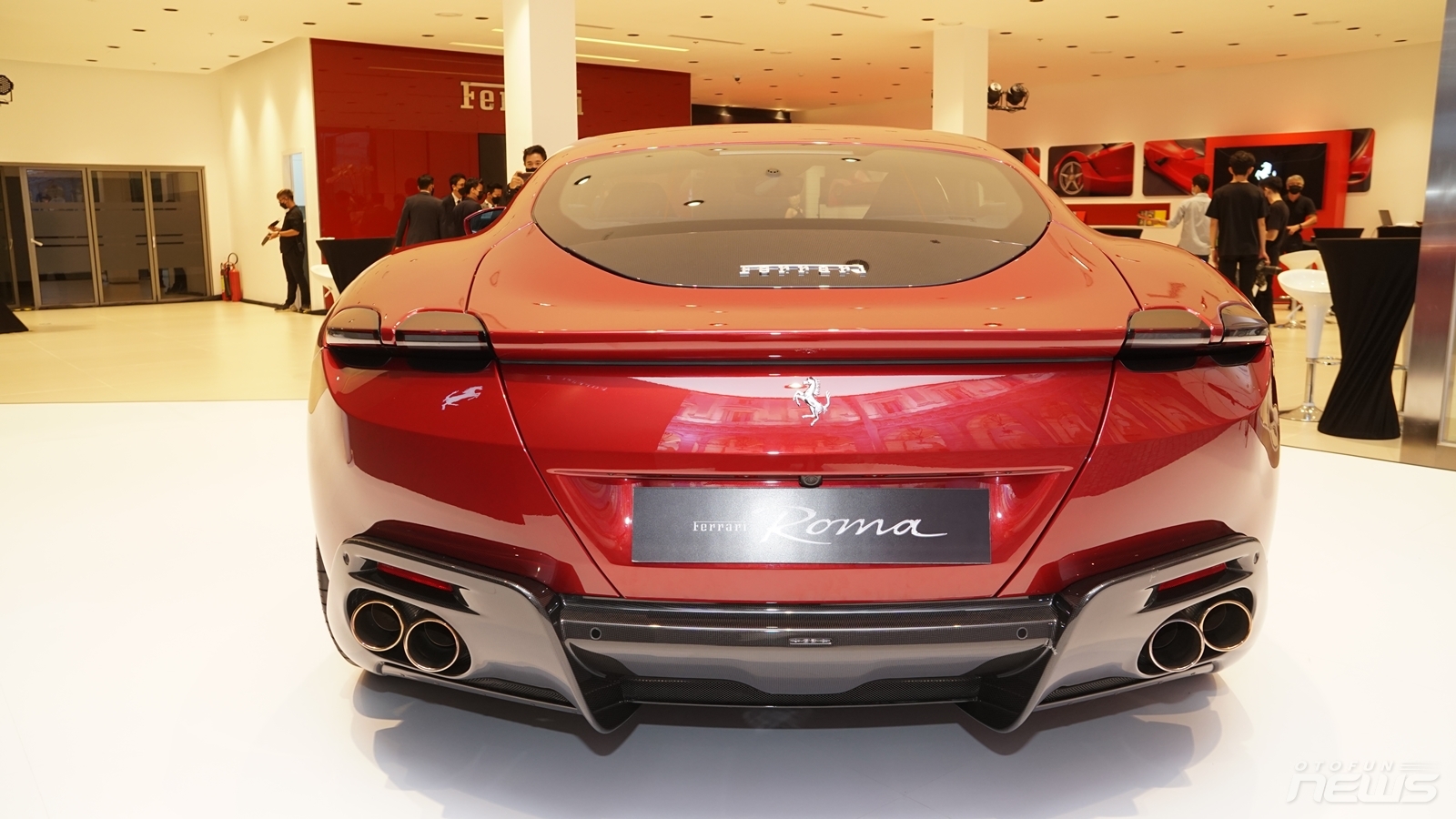 Bộ đôi siêu xe Ferrari Rome và SF90 Stradale có mặt tại Việt Nam với giá từ 21 tỷ đồng