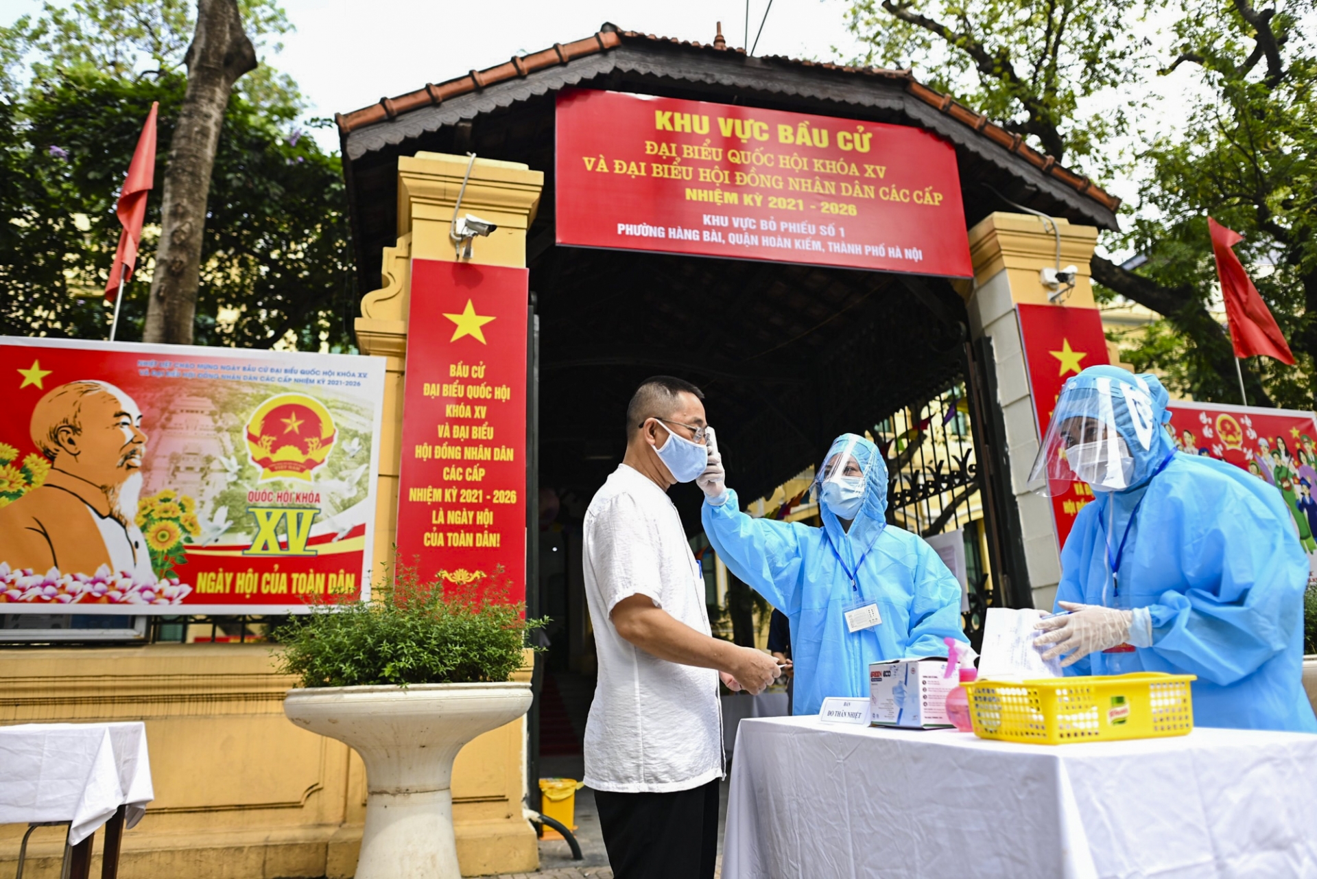 Người đang cách ly tại nhà tham gia bầu cử như thế nào? Người đang cách ly tại nhà tham gia bầu cử như thế nào?