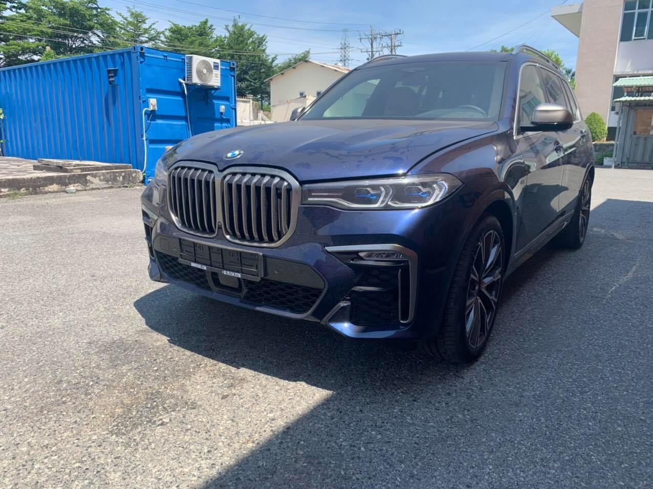 BMW X7 M50i có mặt tại Việt Nam với giá trên 10 tỷ đồng BMW X7 M50i có mặt tại Việt Nam với giá trên 10 tỷ đồng