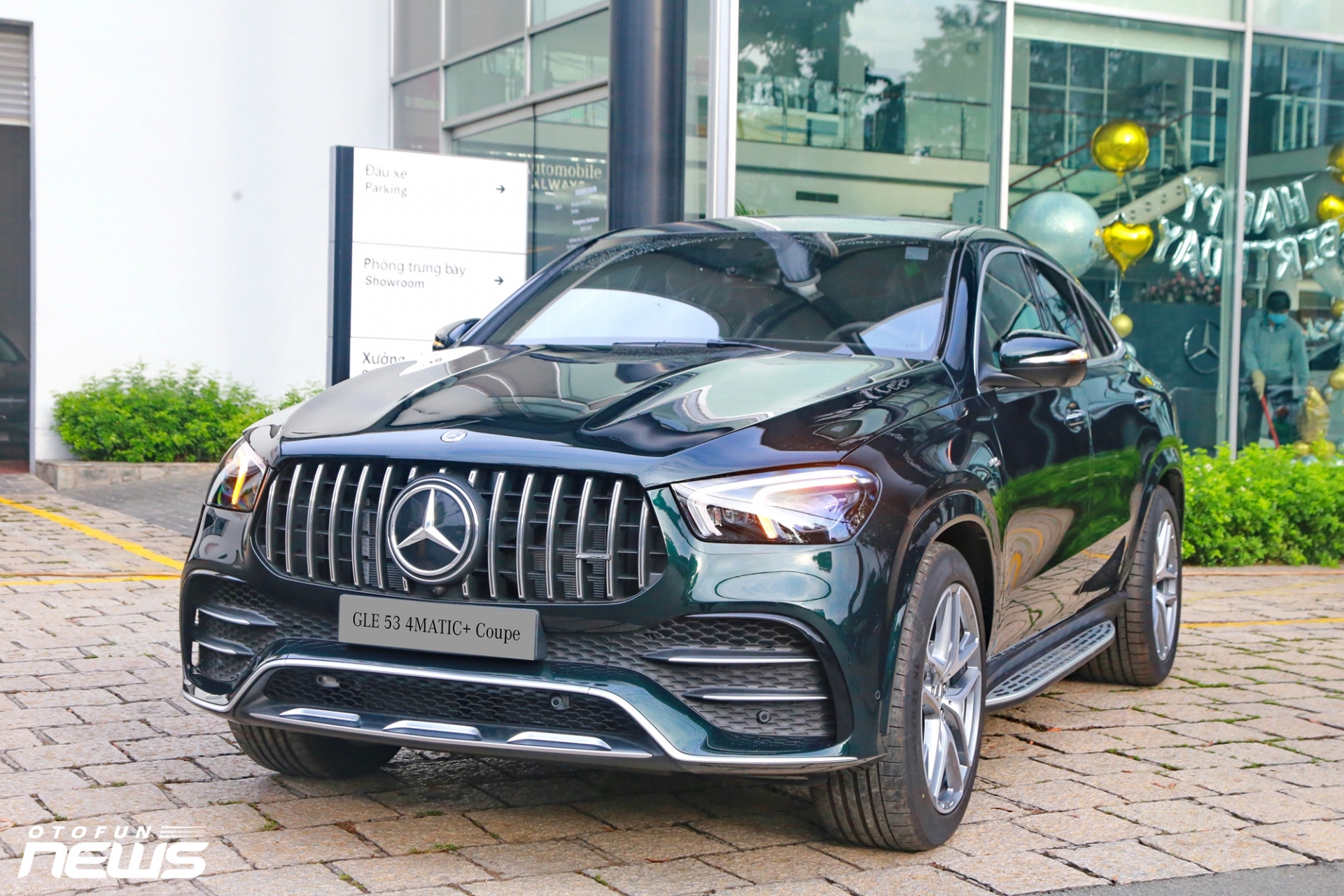 Mercedes-AMG GLE53 Coupe giá 5,3 tỷ tại Việt Nam Mercedes-AMG GLE53 Coupe giá 5,3 tỷ tại Việt Nam