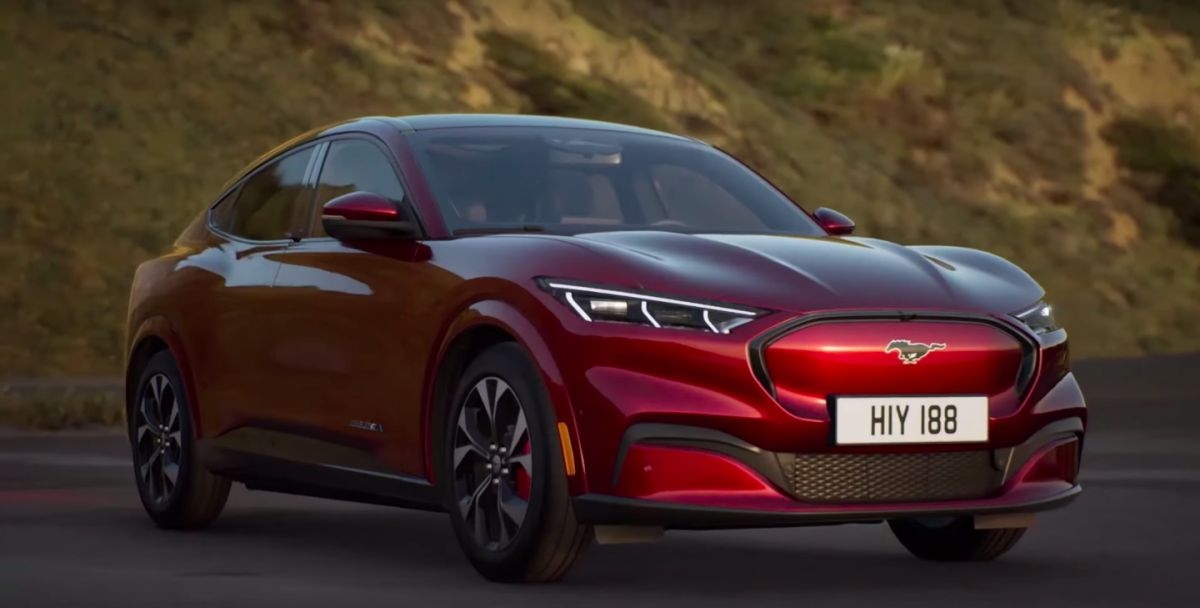 Ford đang sản xuất một loạt xe chạy hoàn toàn bằng điện Ford đang sản xuất một loạt xe chạy hoàn toàn bằng điện