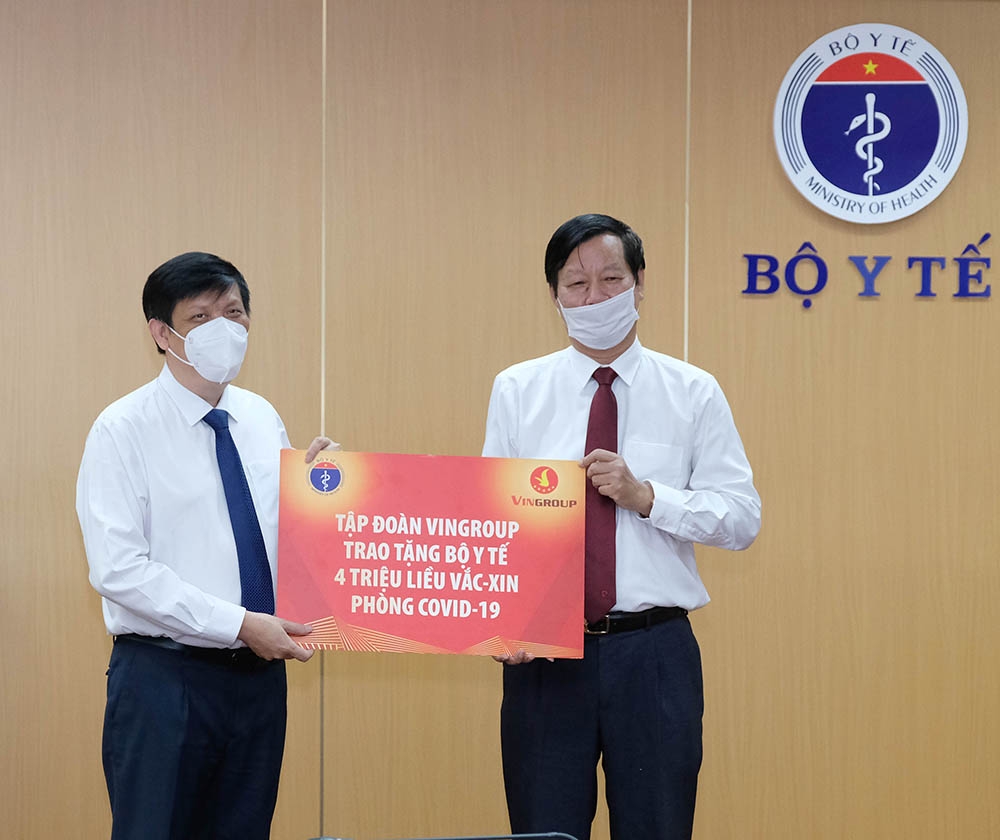 Chính phủ khẩn trương, doanh nghiệp nhiệt tình, đồng lòng chống dịch