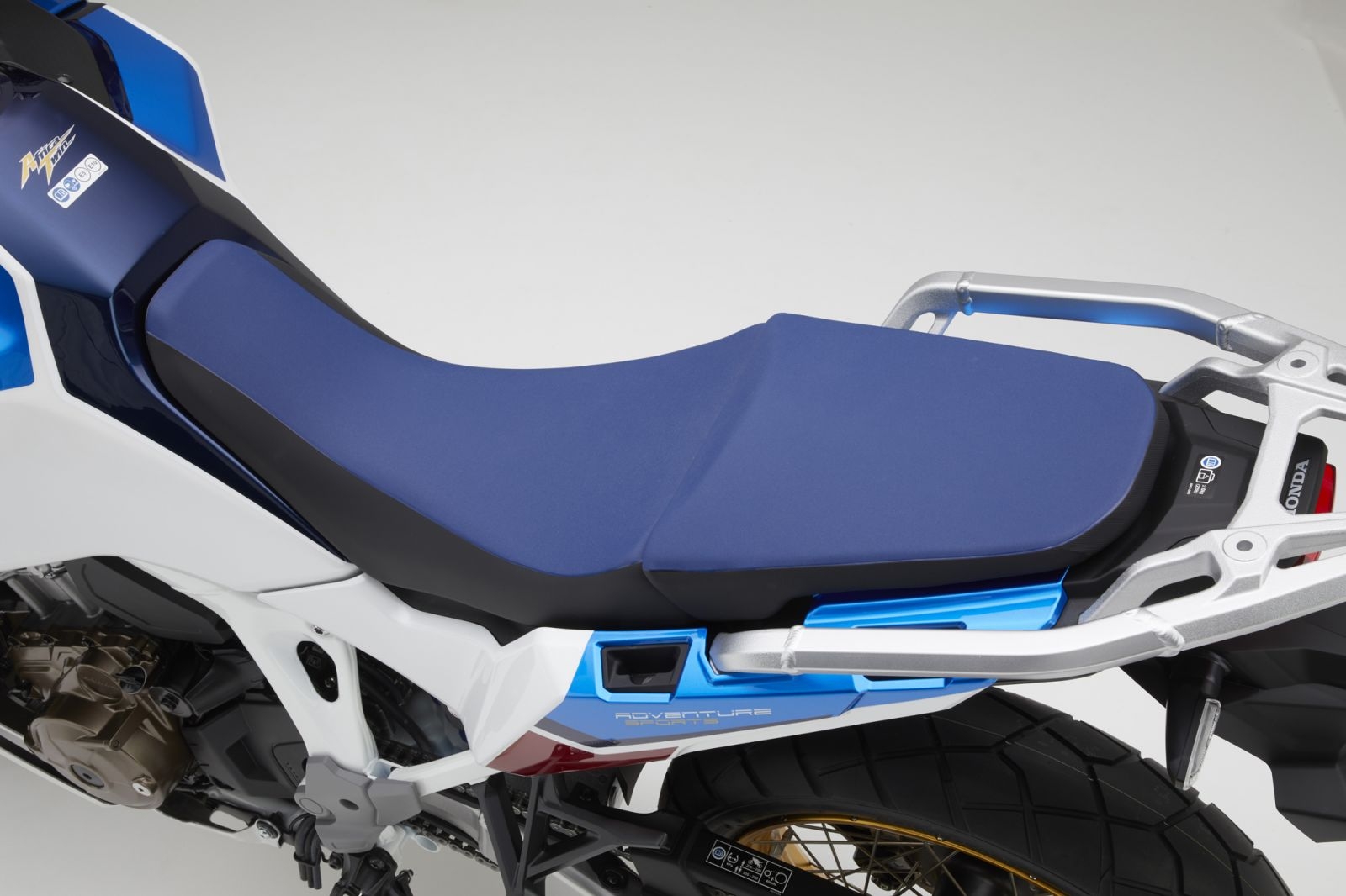 Honda Việt Nam ra mắt Africa Twin 2021, giá 589 triệu đồng