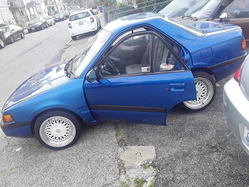Chiếc Mazda Protege 'không lưng' dị thường nhất thế giới chiec mazda protege khong lung di thuong nhat the gioi