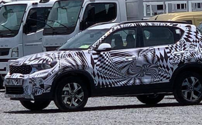 Kia Sonet ngụy trang kín mít xuất hiện tại Việt Nam