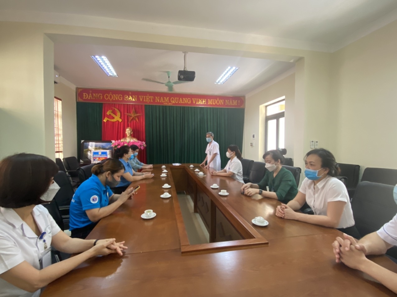 Ủng hộ cán bộ y tế chống dịch Covid-19 tại Sơn La Ủng hộ cán bộ y tế chống dịch Covid-19 tại Sơn La