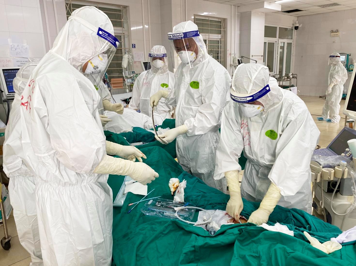 Bắc Giang: Ranh giới bệnh nhân Covid-19 ở mức độ vừa phải tới nguy kịch rất nhanh