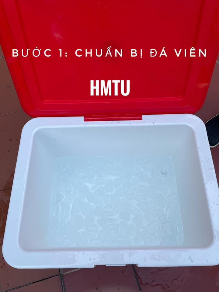 Đeo túi đá trên người, giải pháp giảm nhiệt có “1-0-2” của nhân viên y tế ở Bắc Giang