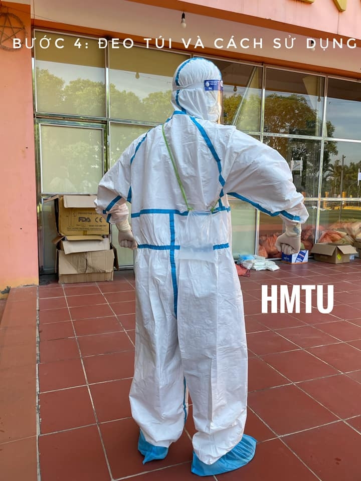 Đeo túi đá trên người, giải pháp giảm nhiệt có “1-0-2” của nhân viên y tế ở Bắc Giang