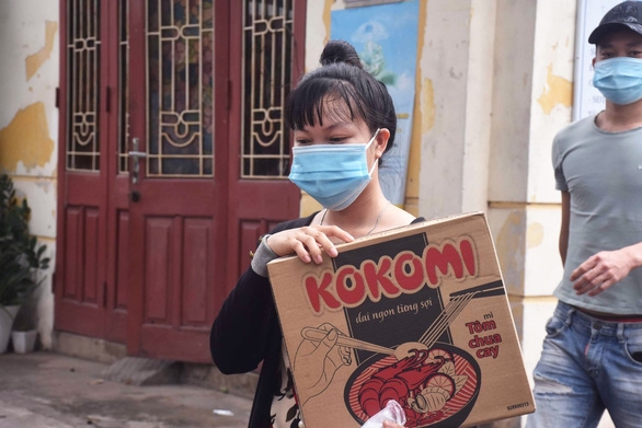 Công nhân nghỉ việc vì giãn cách xã hội có được trả lương không? Công nhân nghỉ việc vì giãn cách xã hội có được trả lương không?