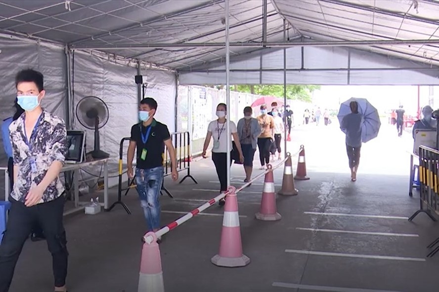 Gần 7.600 công nhân trở lại làm việc, doanh nghiệp tháo gỡ khó khăn về giấy xác nhận Gần 7.600 công nhân trở lại làm việc, doanh nghiệp tháo gỡ khó khăn về giấy xác nhận