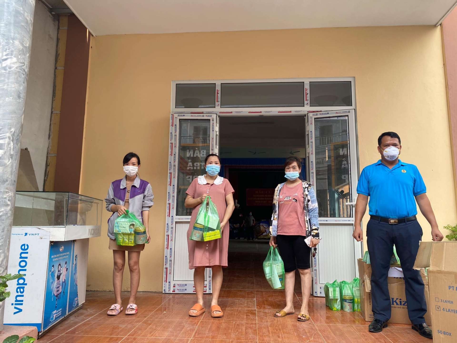 Nữ công nhân mang thai ở “tâm dịch” Bắc Giang: “Chồng tôi lại lỡ hẹn vào nhà máy”