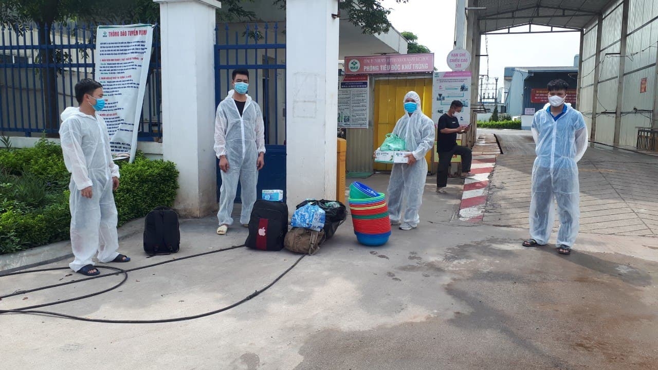 “Tôi mong anh chị em công nhân ai cũng được tiêm vắc xin đầy đủ để đảm bảo an toàn” “Tôi mong anh chị em công nhân ai cũng được tiêm vắc xin đầy đủ để đảm bảo an toàn”