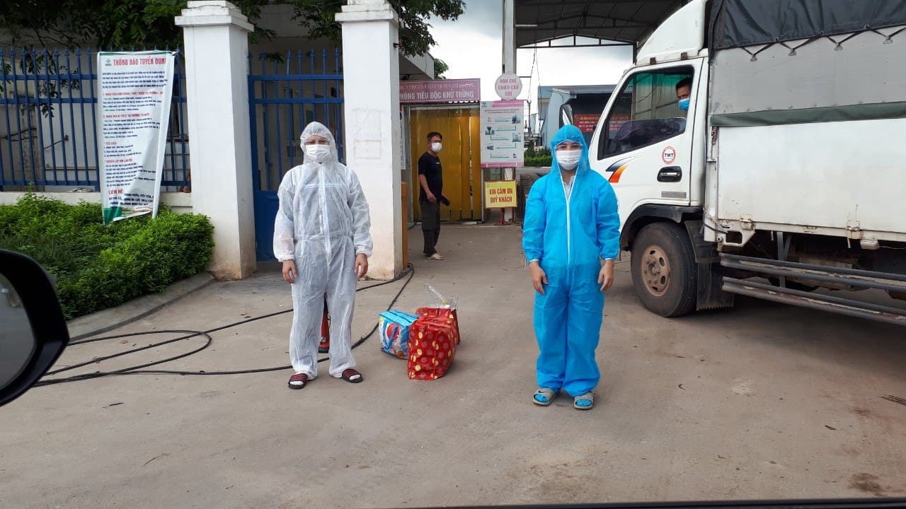 “Tôi mong anh chị em công nhân ai cũng được tiêm vắc xin đầy đủ để đảm bảo an toàn” “Tôi mong anh chị em công nhân ai cũng được tiêm vắc xin đầy đủ để đảm bảo an toàn”