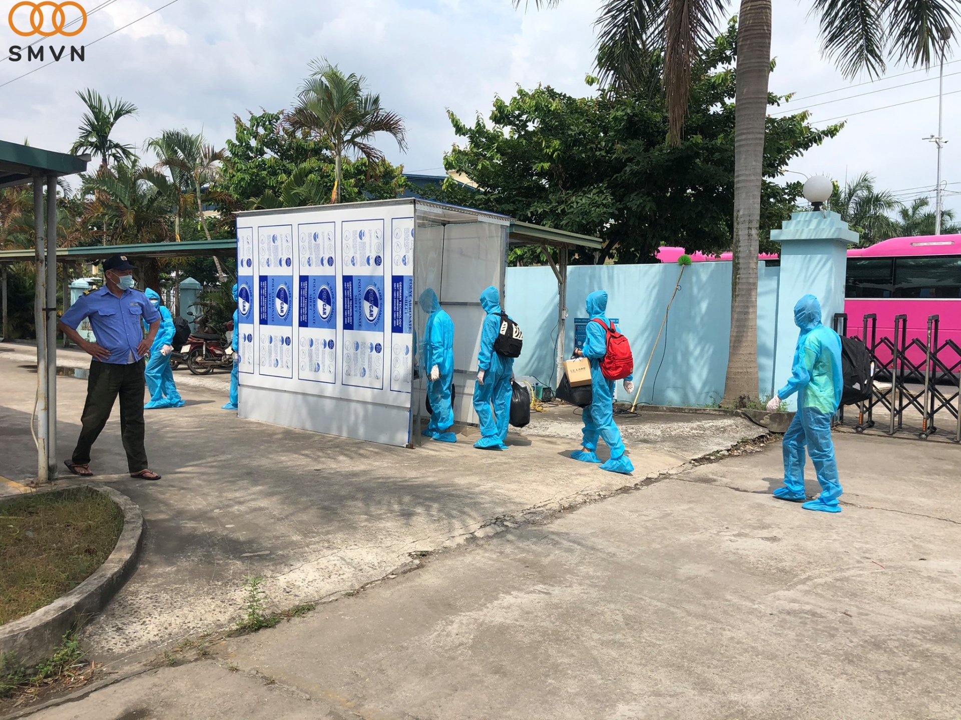 Những bữa ăn ca đặc biệt của công nhân trong nhà máy “3 tại chỗ”