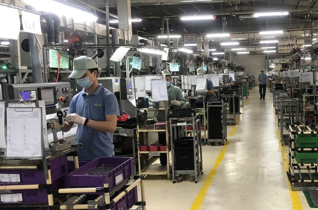 Những bữa ăn ca đặc biệt của công nhân trong nhà máy “3 tại chỗ”